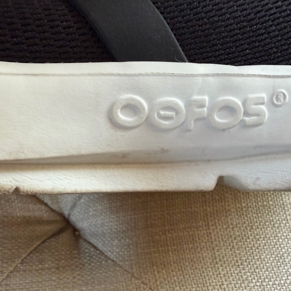 OOFOS Black Slip-On Shoe with Bright Green Insole size 8 - Picture 7 of 7
